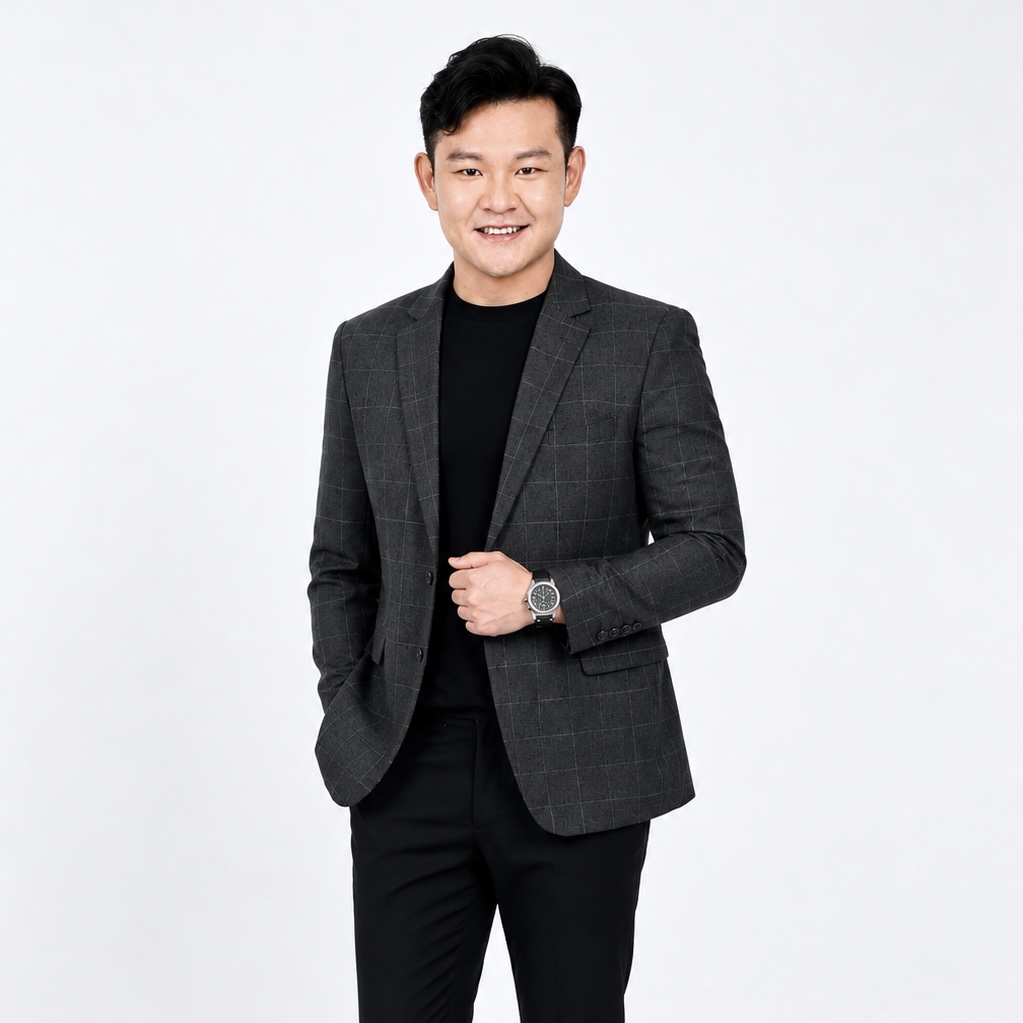 Portrait of Freddie Xu, PropNex Branch District Director and property adviser